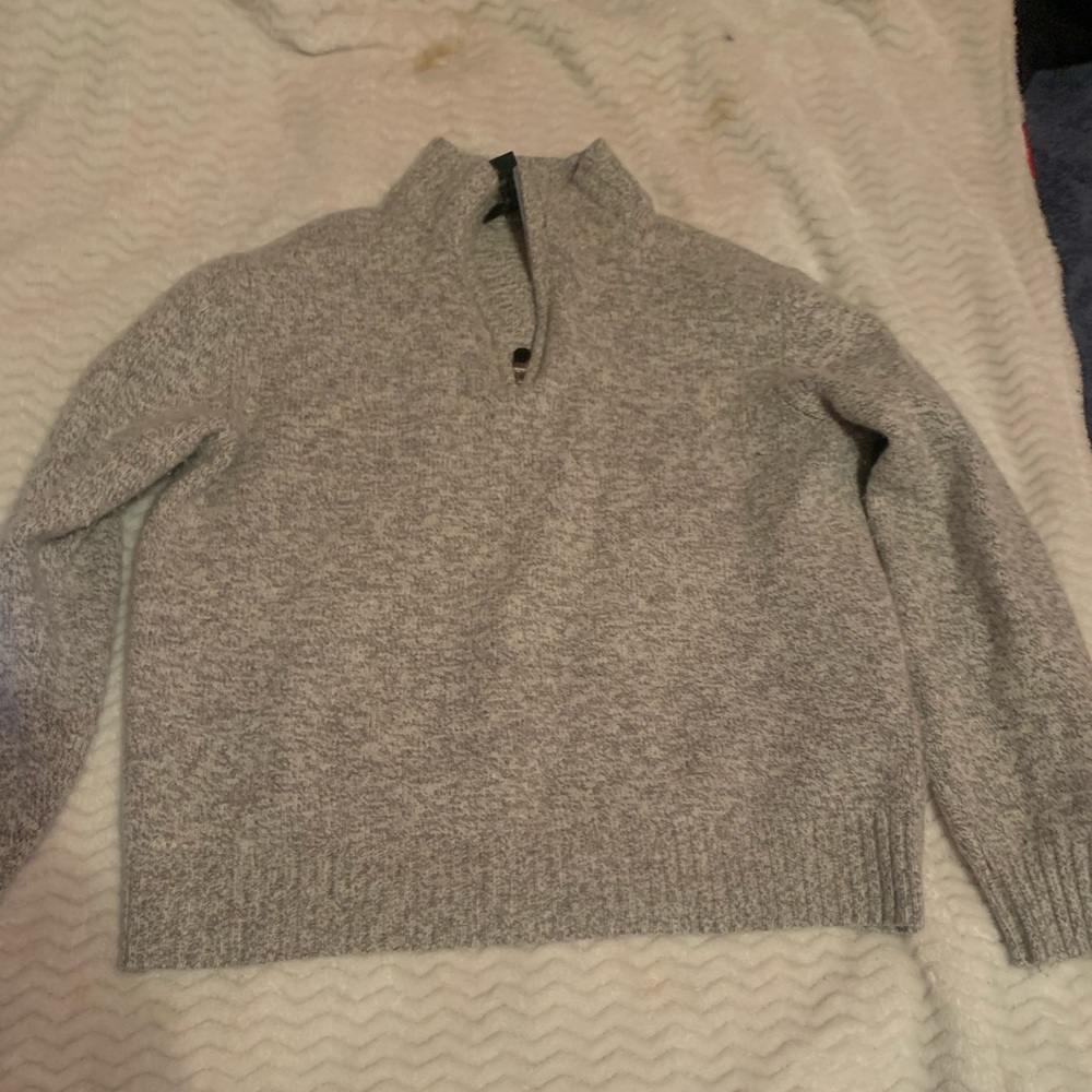 grey crew neck